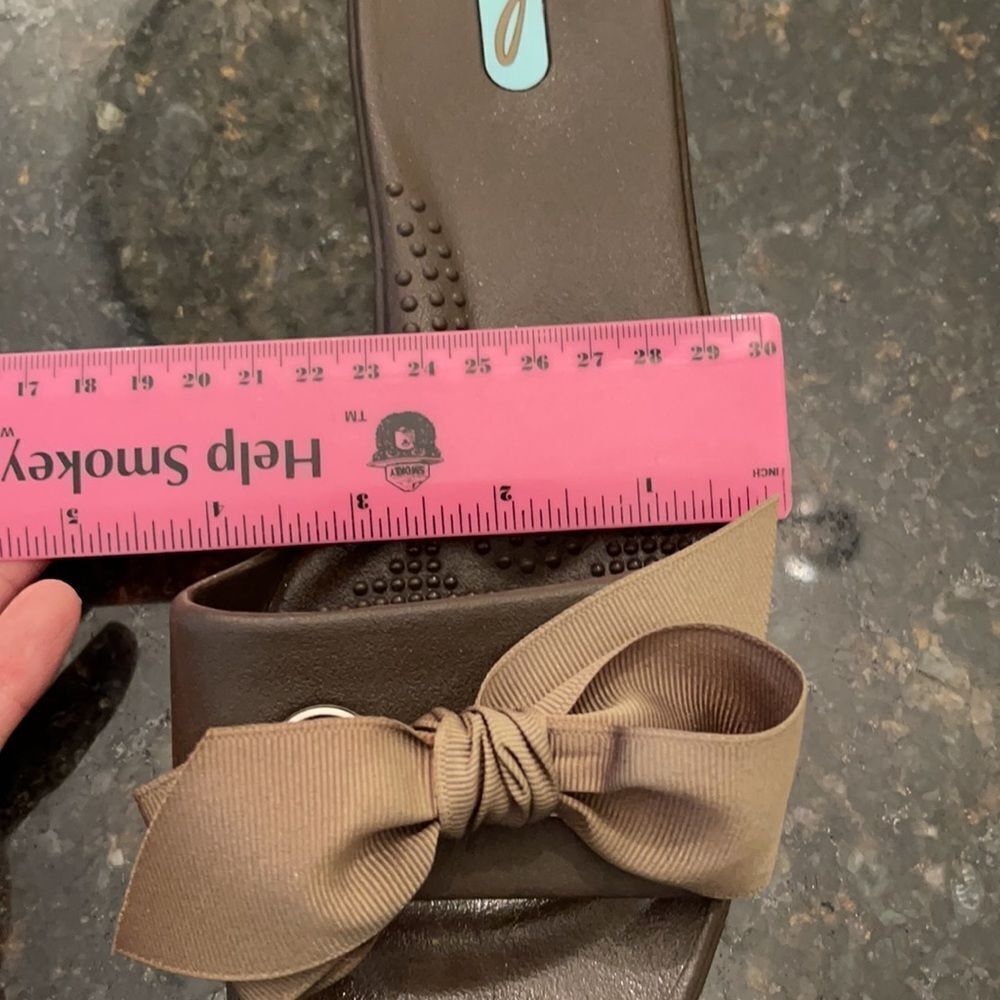 Oka b. Bow Chic *Classic* Neutral Slides Sz M/L Ln! - Picture 11 of 11